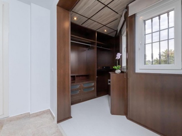 4 Bedrooms Townhouse in Nueva Andalucía