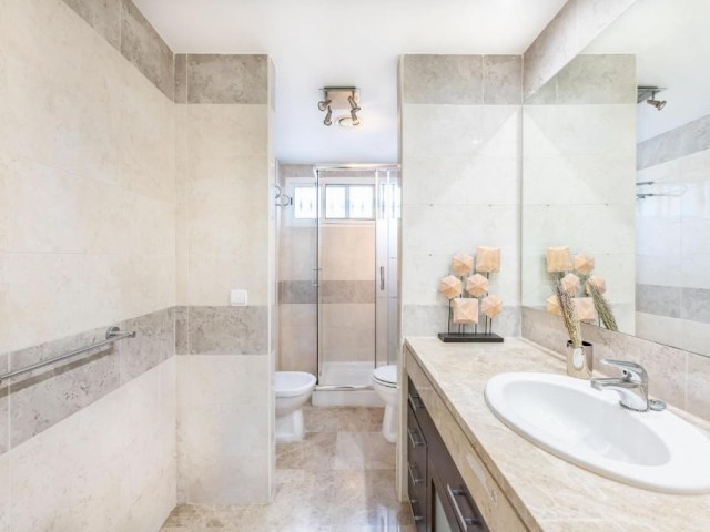 4 Bedrooms Townhouse in Nueva Andalucía