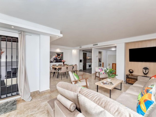 4 Schlafzimmer Reihenhaus in Nueva Andalucía