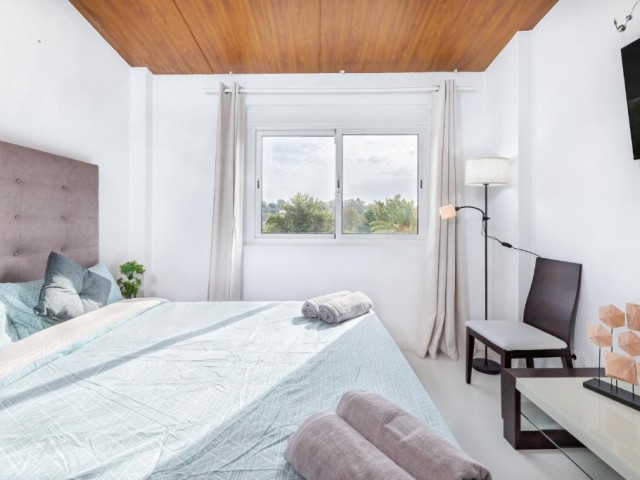 4 Schlafzimmer Reihenhaus in Nueva Andalucía