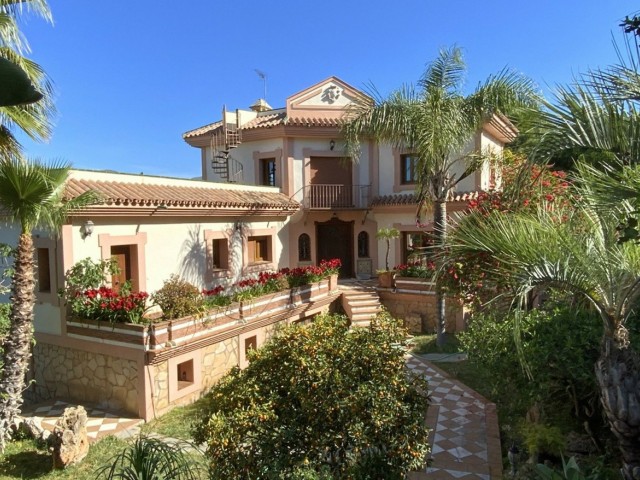 Villa New Golden Mile - R5234386