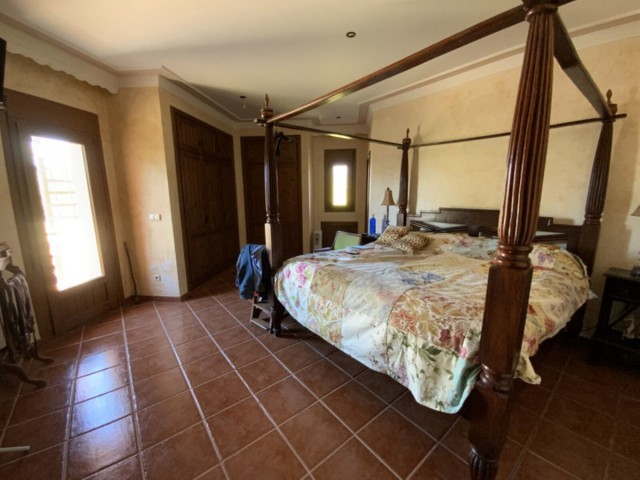 4 Bedrooms Villa in New Golden Mile