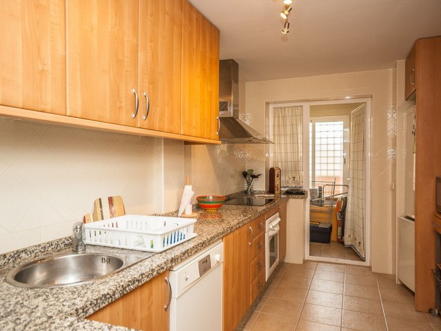 Apartamento con 2 Dormitorios  en Elviria