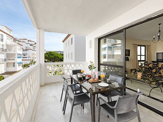 2 Bedrooms Apartment in Puerto Banús