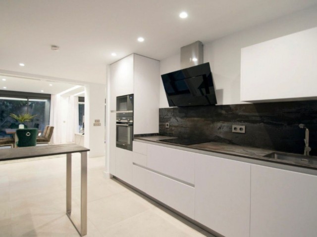 5 Bedrooms Villa in Nueva Andalucía