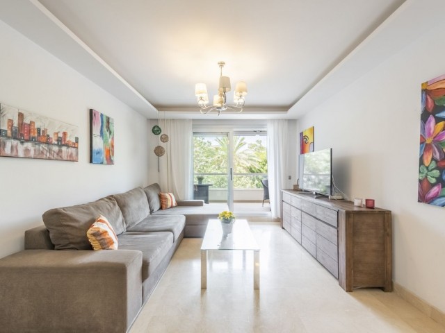 Apartamento con 3 Dormitorios  en San Pedro de Alcántara