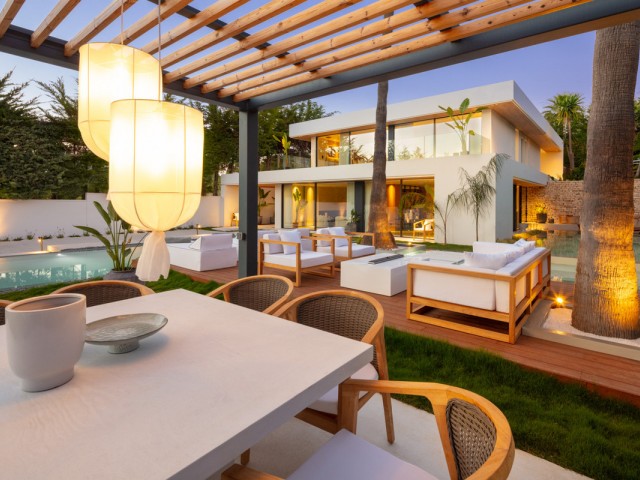 4 Bedrooms Villa in Nueva Andalucía