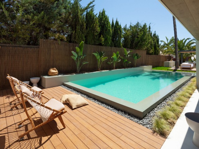 4 Bedrooms Villa in Nueva Andalucía