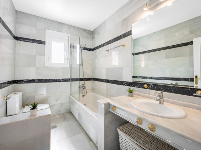 Villa con 5 Dormitorios  en Sotogrande Costa