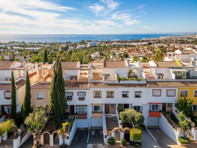 3 Bedrooms Townhouse in Marbella