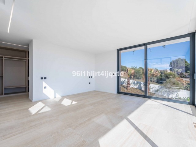 5 Makuuhuoneen Huvila Sotogrande