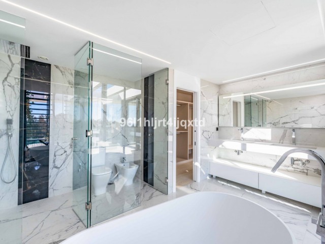 5 Makuuhuoneen Huvila Sotogrande