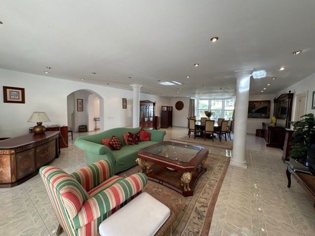 5 Schlafzimmer Villa in Marbesa