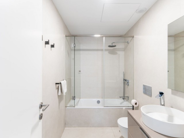 2 Makuuhuoneen Huoneisto Estepona