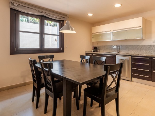 4 Schlafzimmer Reihenhaus in Benahavís