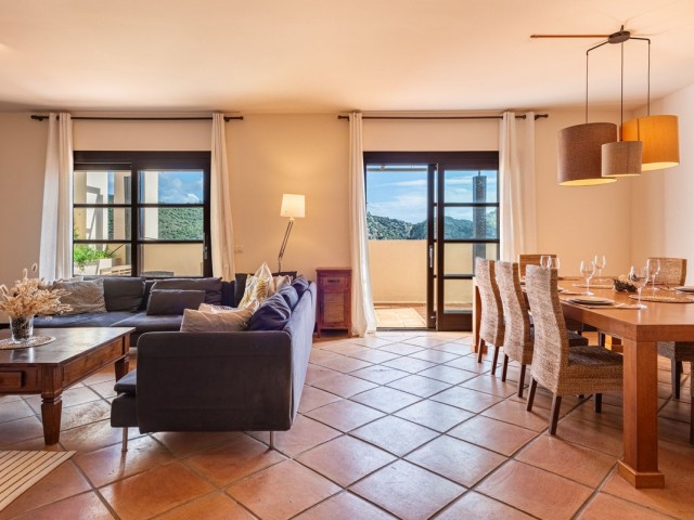 4 Bedrooms Townhouse in Benahavís