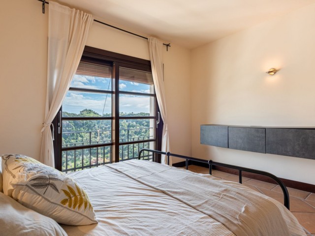 Maison mitoyenne avec 4 Chambres  à Benahavís