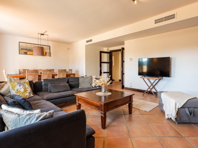 Maison mitoyenne avec 4 Chambres  à Benahavís
