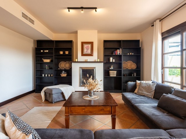 Maison mitoyenne avec 4 Chambres  à Benahavís