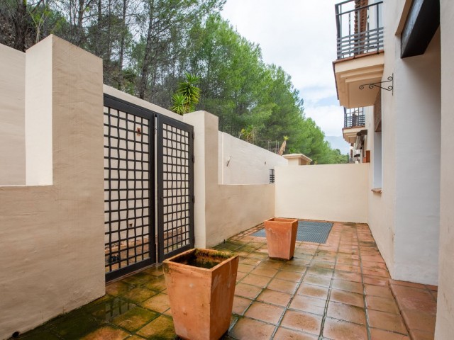Maison mitoyenne avec 4 Chambres  à Benahavís
