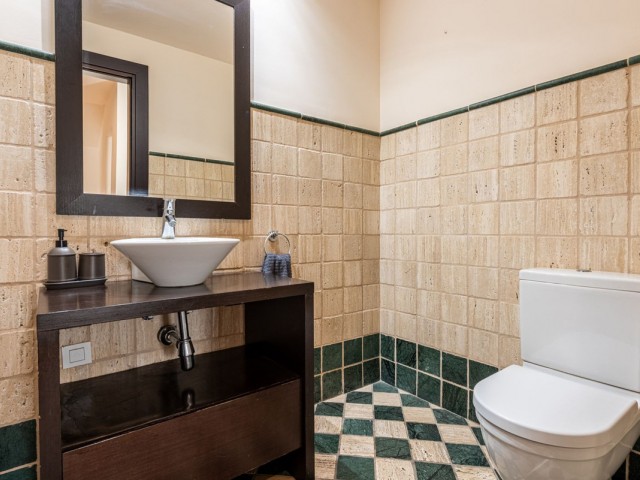 Maison mitoyenne avec 4 Chambres  à Benahavís