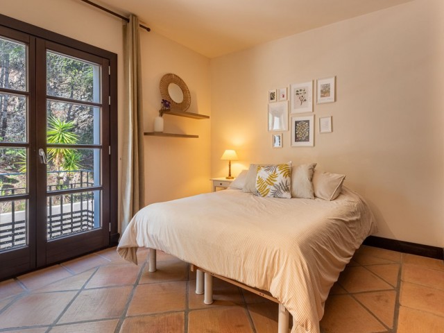 Maison mitoyenne avec 4 Chambres  à Benahavís