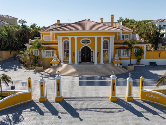 6 Bedrooms Villa in Sotogrande