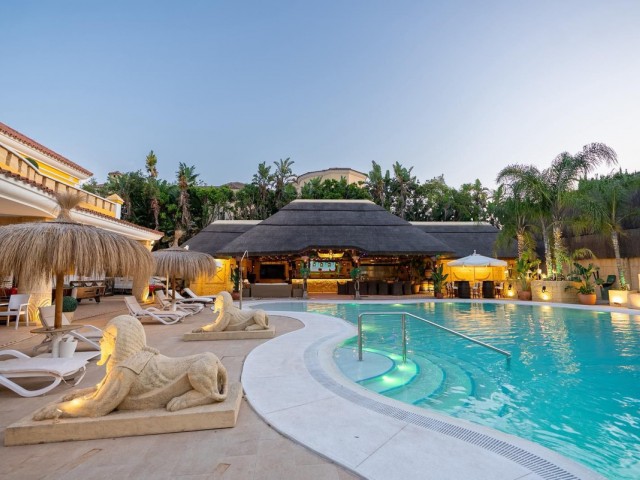 6 Bedrooms Villa in Sotogrande