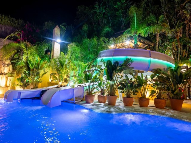 6 Bedrooms Villa in Sotogrande