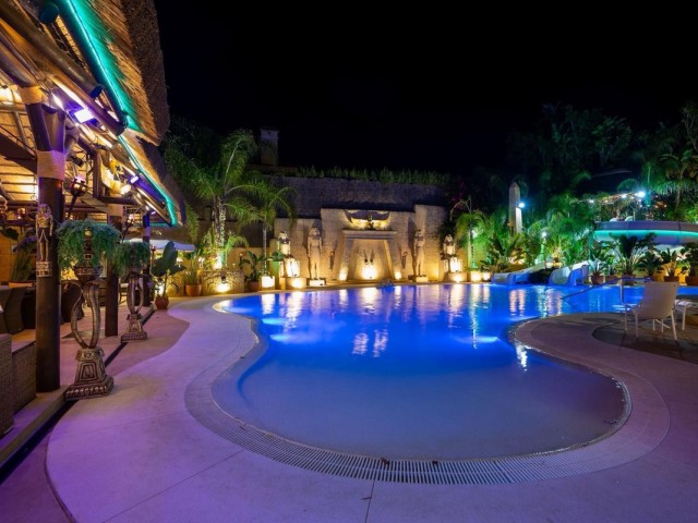 6 Bedrooms Villa in Sotogrande