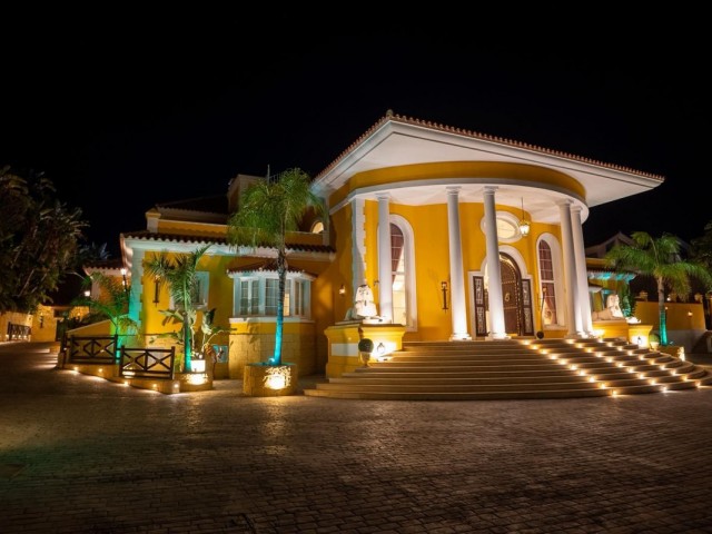 6 Bedrooms Villa in Sotogrande