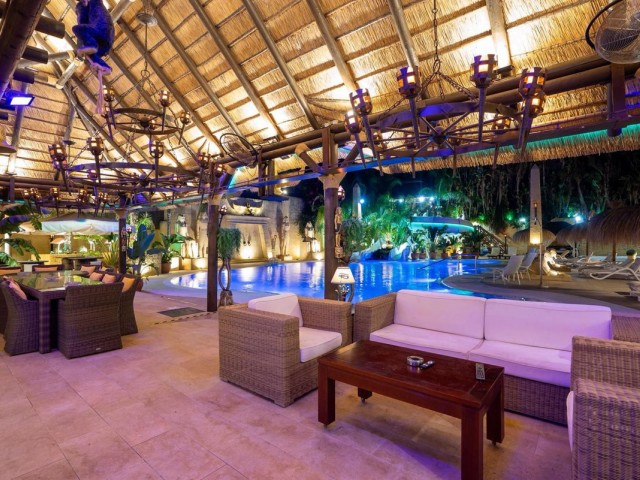 6 Bedrooms Villa in Sotogrande