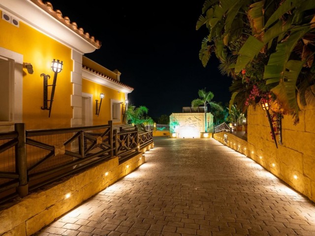 6 Bedrooms Villa in Sotogrande