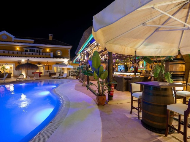 6 Bedrooms Villa in Sotogrande