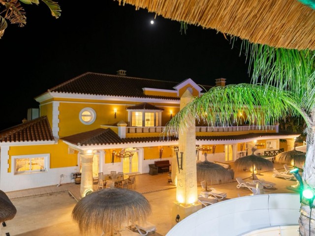 6 Bedrooms Villa in Sotogrande