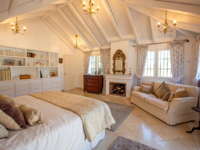 5 Bedrooms Villa in Sotogrande