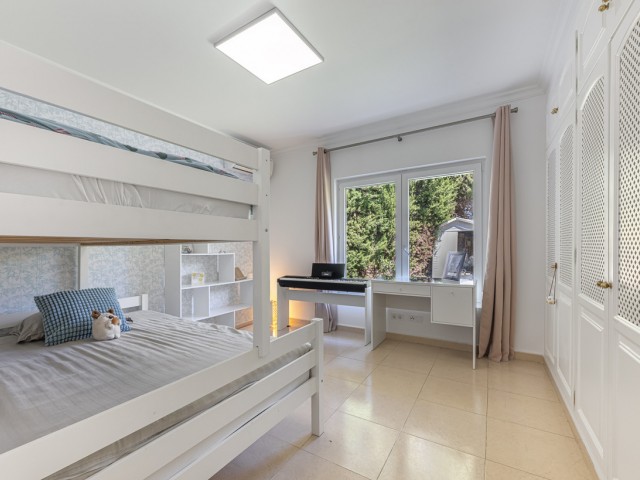 5 Bedrooms Villa in Sotogrande