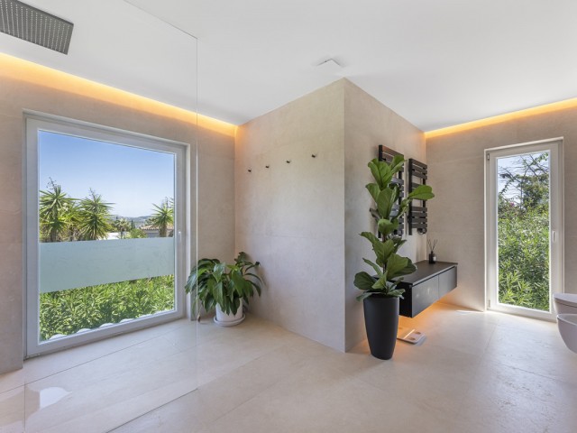 5 Bedrooms Villa in Sotogrande