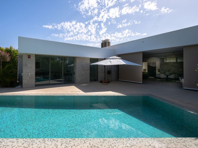 6 Soveroms Villa i Marbesa