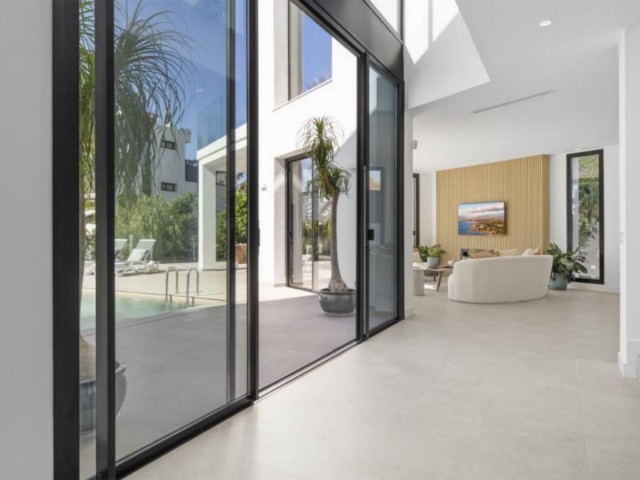 5 Schlafzimmer Villa in Marbesa