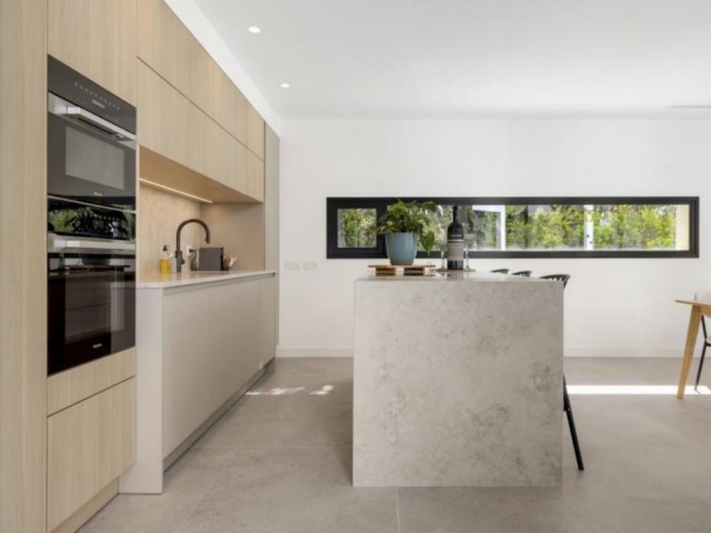 5 Makuuhuoneen Huvila Marbesa