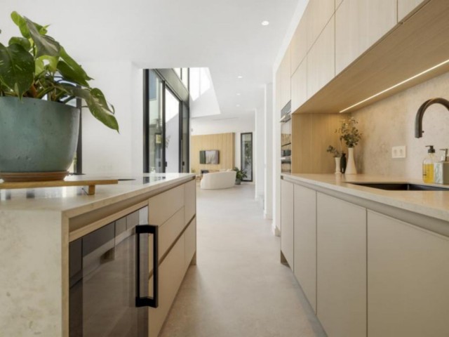 5 Makuuhuoneen Huvila Marbesa