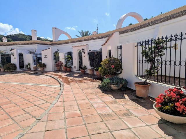 Penthouse avec 2 Chambres  à Puerto de Cabopino