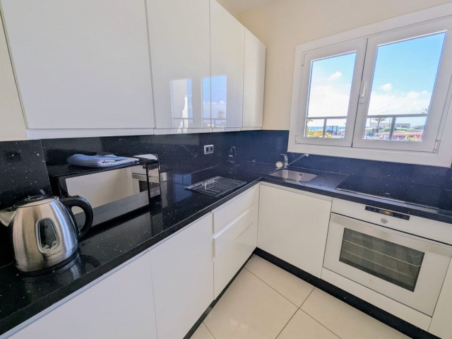 Penthouse avec 2 Chambres  à Puerto de Cabopino