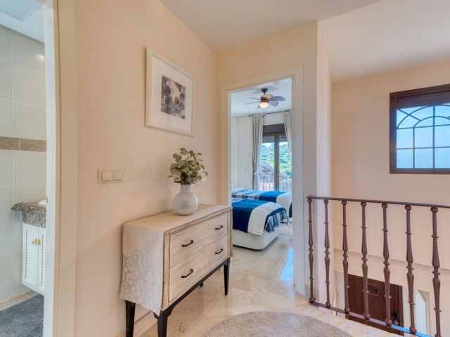 3 Bedrooms Townhouse in Estepona