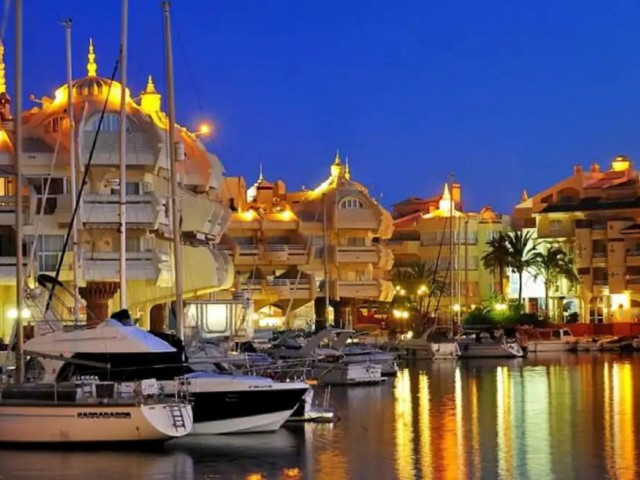 2 Bedrooms Apartment in Benalmadena Costa