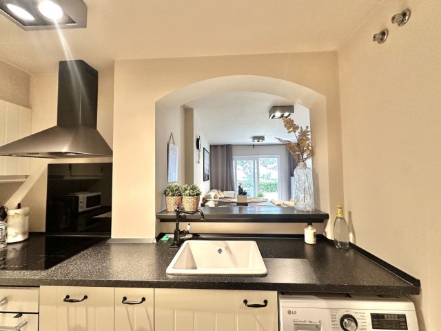 2 Bedrooms Apartment in Calahonda