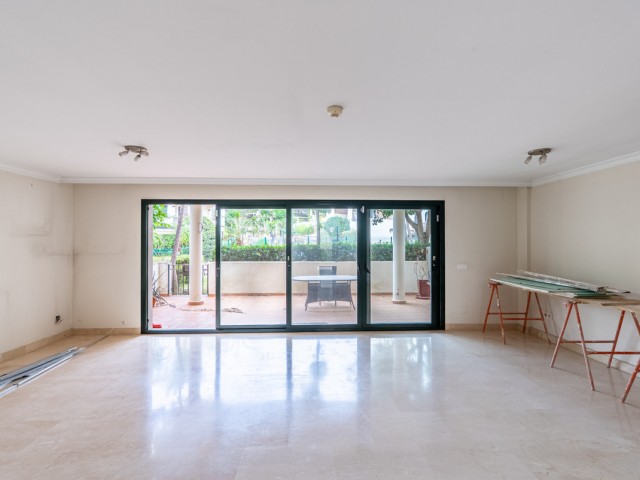 4 Schlafzimmer Reihenhaus in Estepona