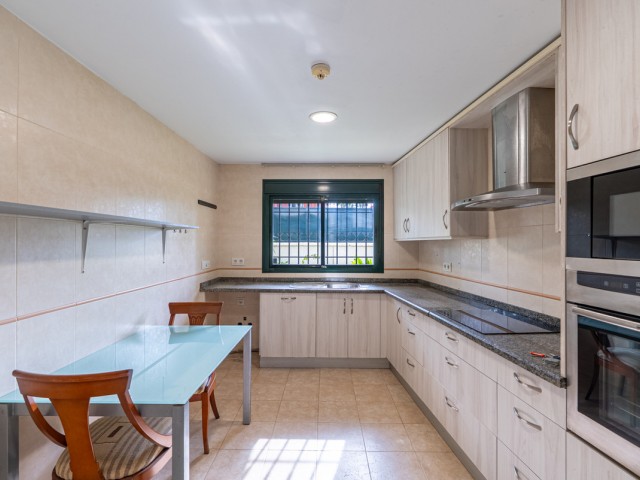 4 Schlafzimmer Reihenhaus in Estepona