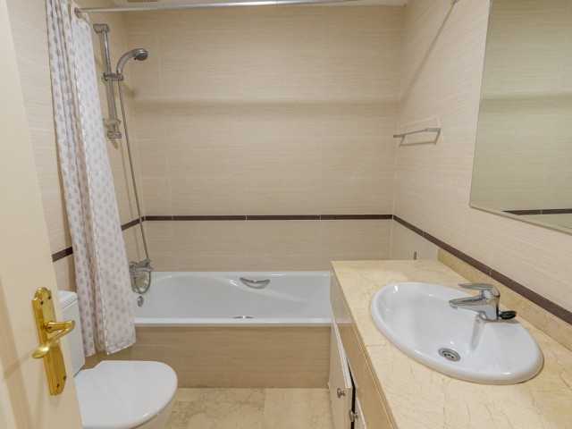 4 Schlafzimmer Reihenhaus in Estepona